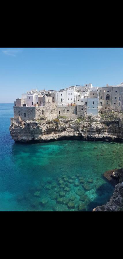 Polignano A Mare: Sulla Piazza Di Domenico Modugnoヴィラ エクステリア 写真