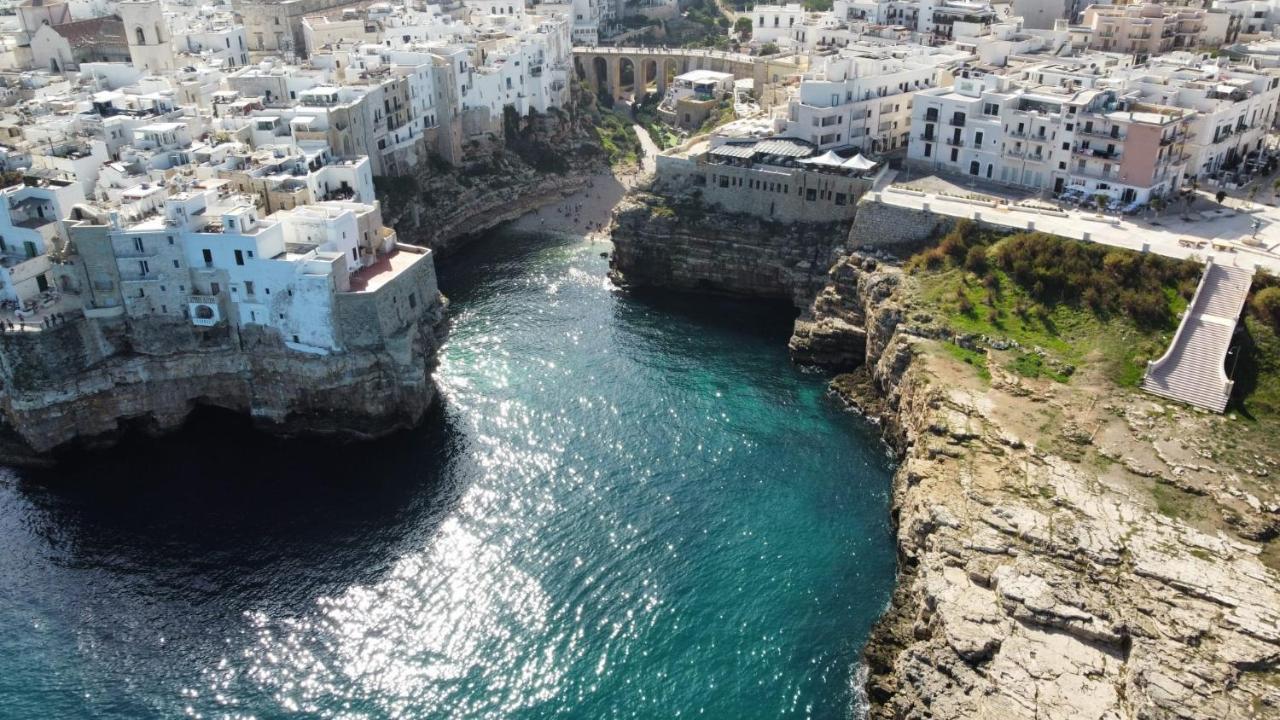 Polignano A Mare: Sulla Piazza Di Domenico Modugnoヴィラ エクステリア 写真